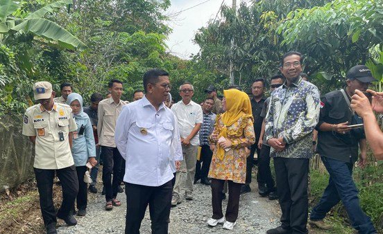 gubernur andra soni tinjau proyek bang andra 1753984871310 169