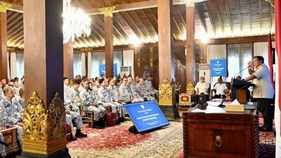 Presiden Prabowo Lepas Keberangkatan Pengurus KADIN untuk Retret di Magelang 1 009881700 e1754670378309