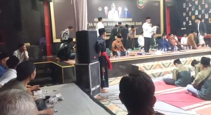 Gubernur banten andra soni