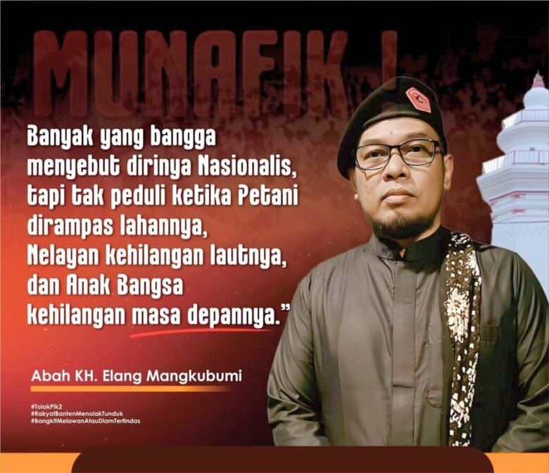 Fajar Baru Banten di Era Andra Soni dan Fahmi Hakim: Kepemimpinan Berpijak pada Ruh Kesultanan 1 Potret Abah KH. Elang Mangkubumi mengenakan peci hitam dan baju koko putih dengan ekspresi tegas, di latar belakang hijau bertekstur bergambar menara masjid dan naskah kuno Banten, disertai kutipan besar bertuliskan “Banten Tidak Butuh Pemimpin yang Berkuasa, Tapi Pemimpin yang Beradab.”