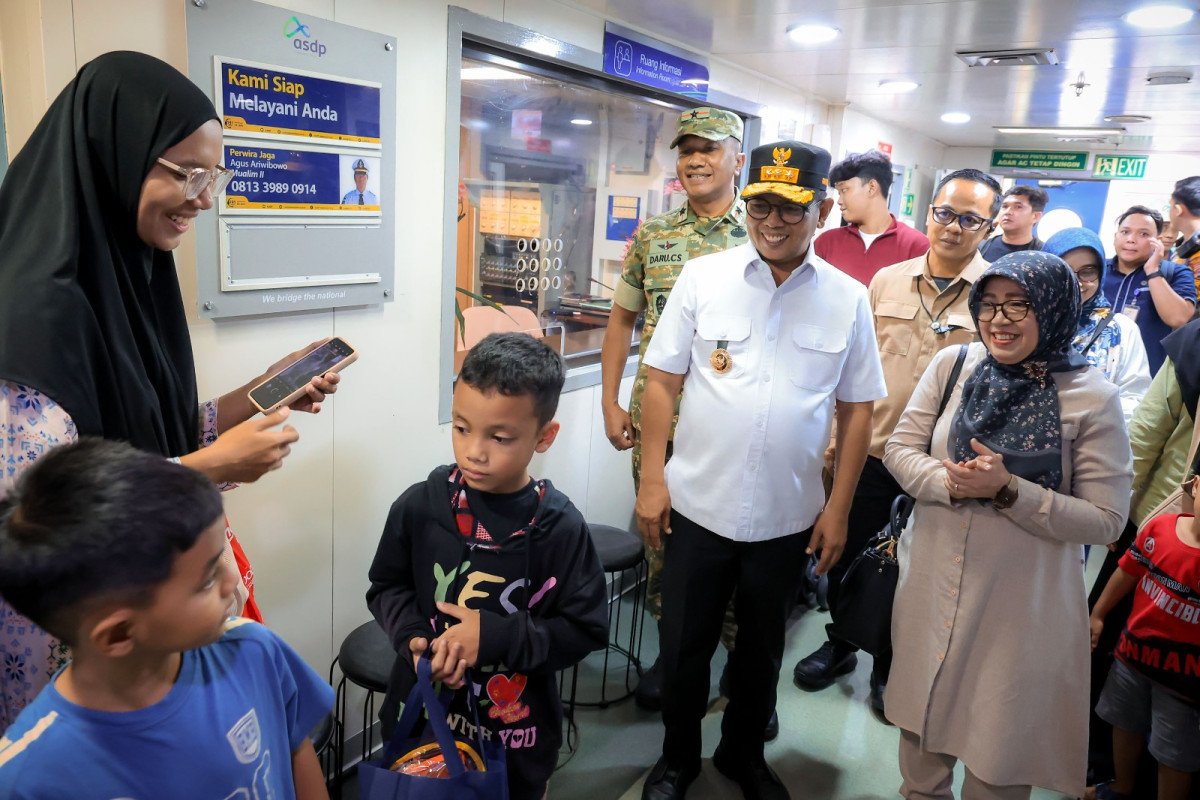 Gubernur Banten Andra Soni Dampingi Menko PMK Tinjau Kesiapan Pelabuhan Merak Hadapi Arus Mudik Lebaran 2026 1 image berita 8c457d67 96b4 42de a280 b38181880ec6