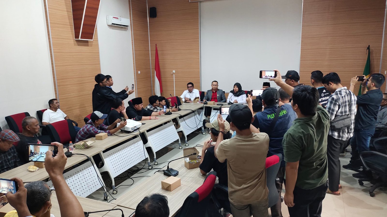 Viral Kasus Penculikan Aktivis, Kuasa Hukum Tegaskan Tidak Ada Perintah dari Ketua DPRD Lebak 1 IMG 20260720 WA0087 1 scaled